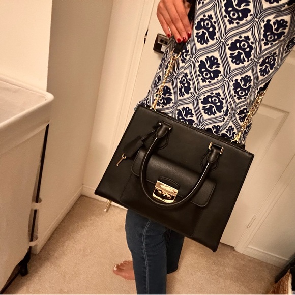 Michael Kors Medium Saffiano 100% Leather Bag 8/10 condition. No dustbag. - Picture 2 of 9